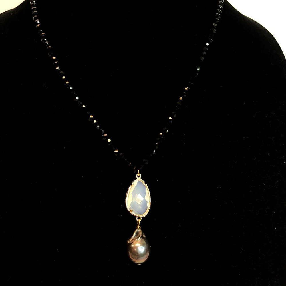 Single strand Czech crystals with large Freshwater